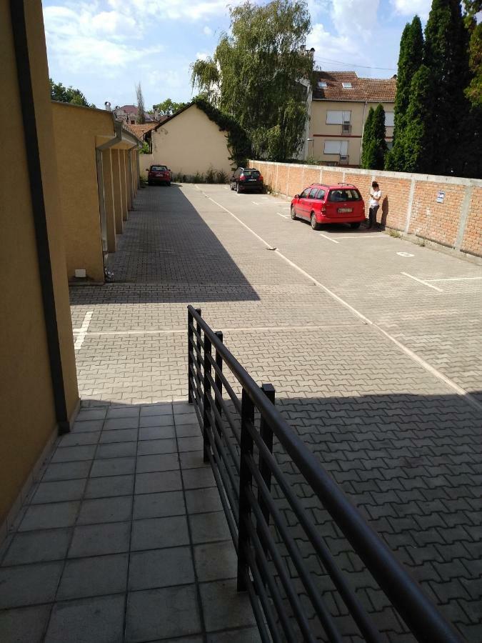 Apartman Marina Sa Garazom Novi Sad Eksteriør bilde